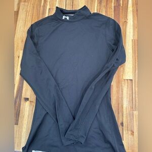Under Armour top